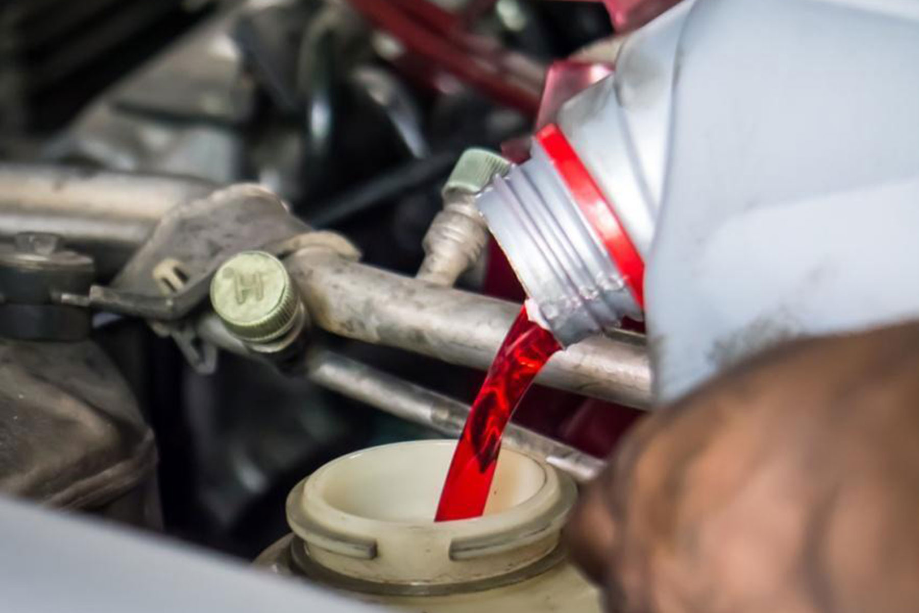 Everything You Need To Know About Forklift Transmission Fluid - CIF